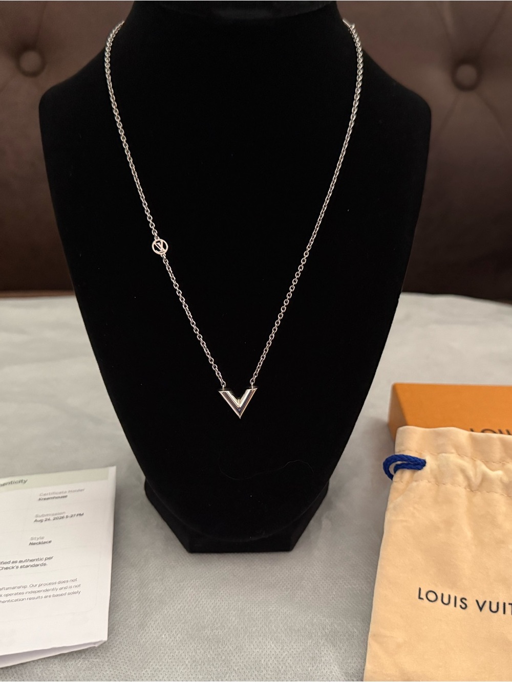Louis Vuitton Essential V Supple Necklace